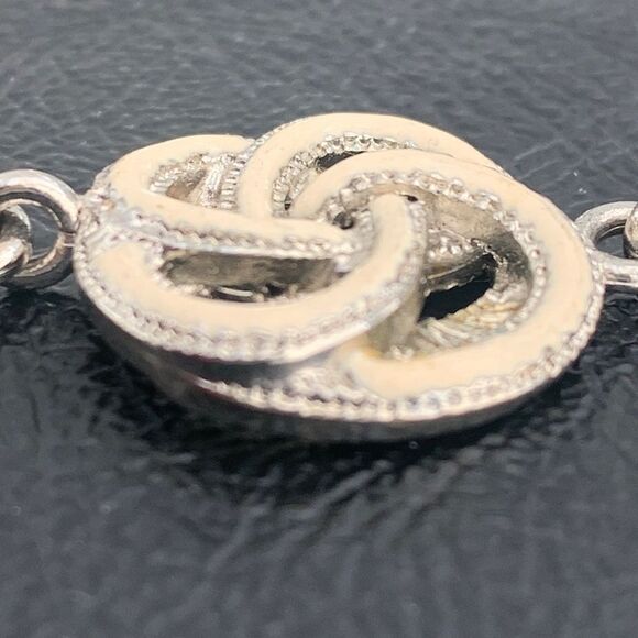 Vintage Eternity Love Knot Necklace – Silver Tone & Enamel Endless Swirl Choker - Picture 4 of 10